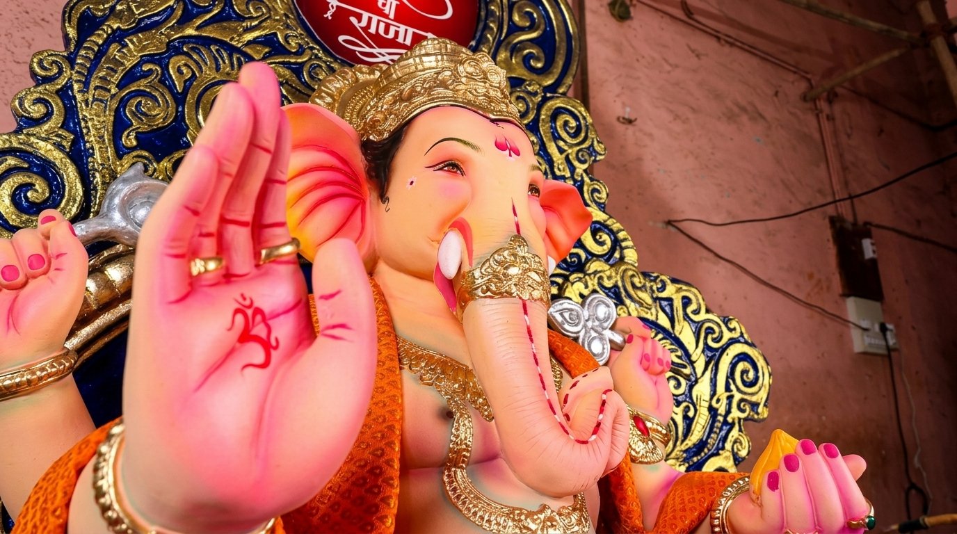 Mumbai Central Cha Raja Blessing